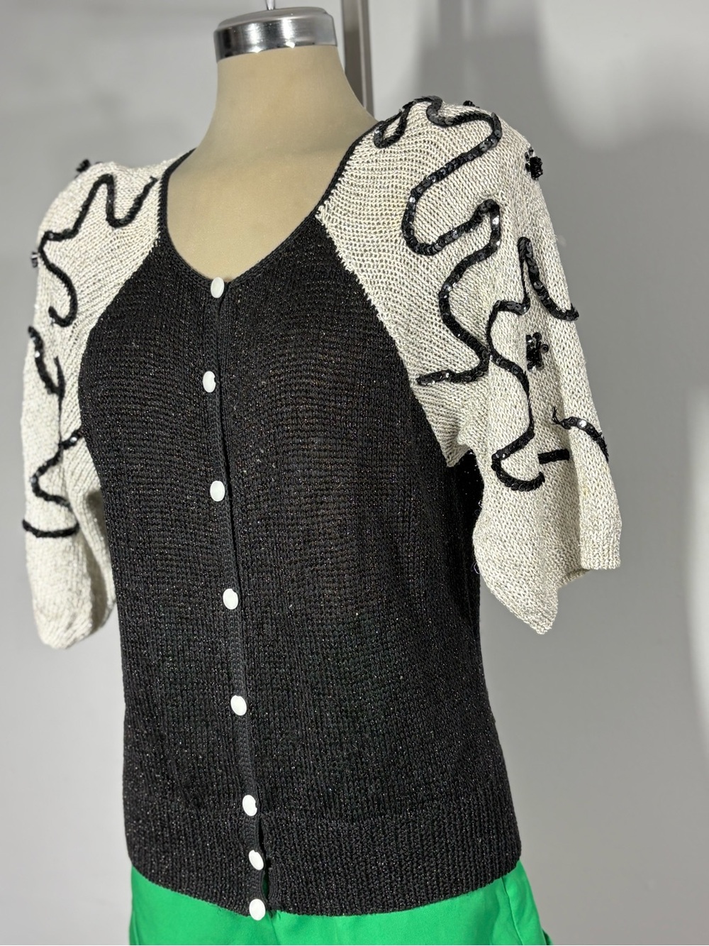Black & White Short Sleeve Button-Front Knit Cardigan - Picture 4 of 12